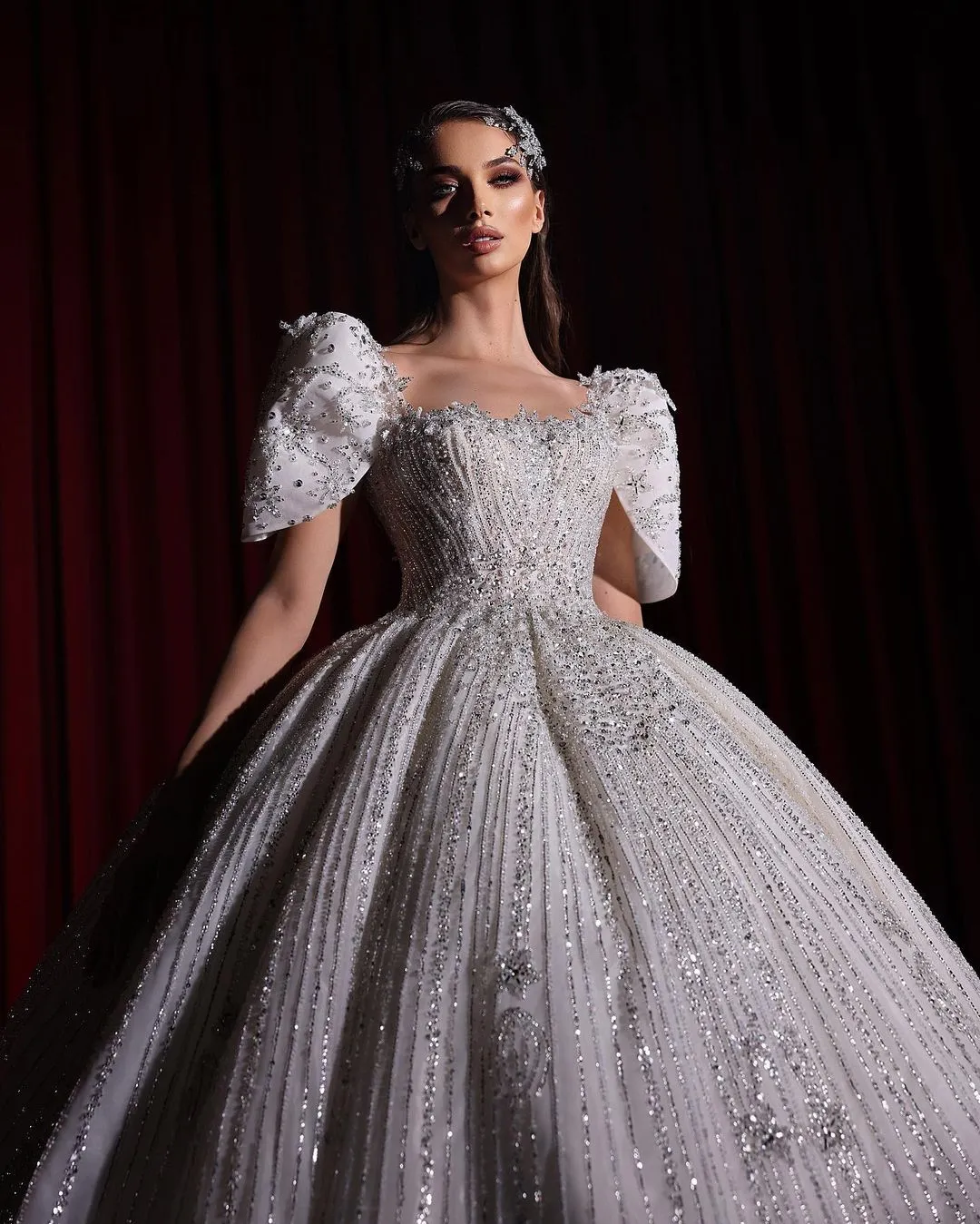 Luxurious Ball Gown Wedding Dresses Square Short Sleeves Shining Beading Applicant Layered Stain Tulle Chapel Gown Custom Made Bridal Dress Vestidos De Novia