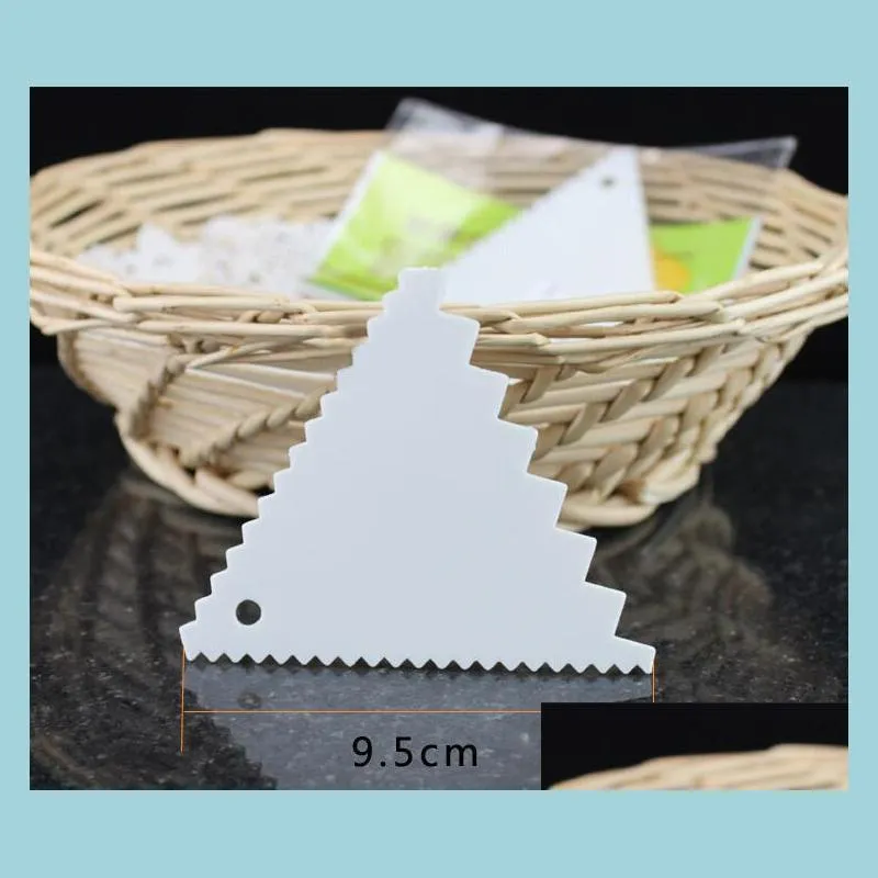 plastic triangular scraper blade food grade pp material cream cake scraper triangle baking scraper with sawtooth