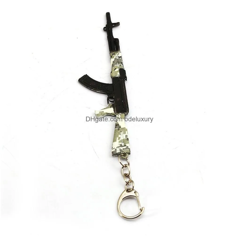 keychains 2021 game gun model 98k awm camouflage keychain 12cm pubg key chain portachiavi porte clef men jewelry souveni1