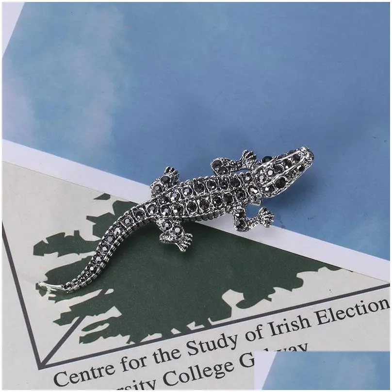 pins brooches 2021 arrival 1pcs 2 colors available rhinestone crocodile vintage animal pins trendy jewelry party accessories