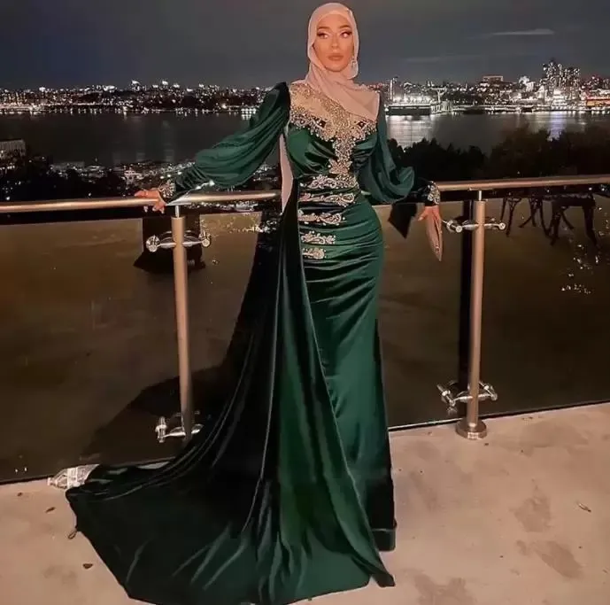 Kaftan Dubai Arabic Hijab Muslim Prom Dresses Dark Green Satin Ruched Rhinestones Pearls Beaded Formal Occasion Evening Gowns With Peplum Women Vestidos CL1468