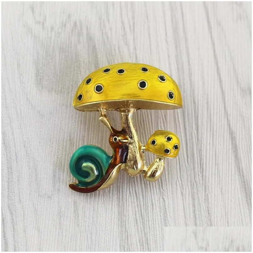 pins brooches high quality wholesale 2pcs/ lot style fashion jewelry accessories metal enamel mushroom snail brooch