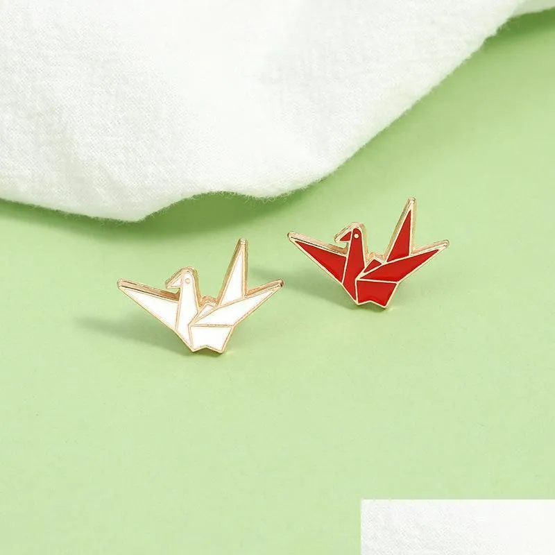 gold plated thousand paper cranes brooches for women cartoon cute red white couple enamel paint lapel pins funny badges denim shirt gift bag accessories collar