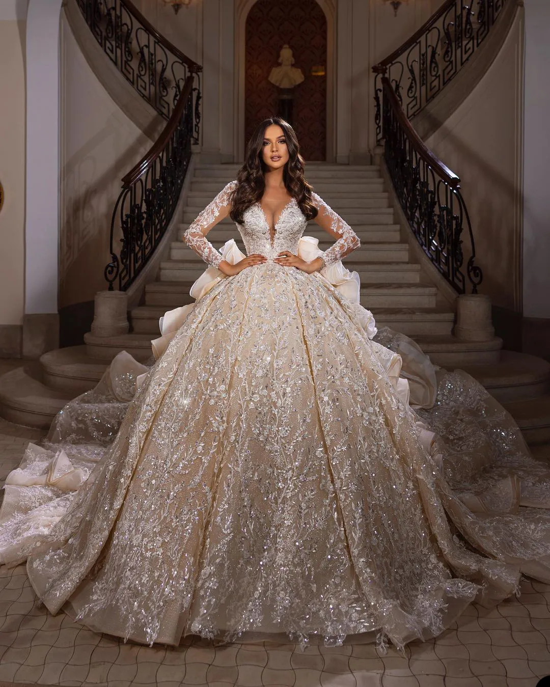 Exquisite V Neck Wedding Ball Gown Full Length Ruffles Marriage Dress Shiny Sequins Lace Beads Aso Ebi Bridal Gowns Arabic Dubai