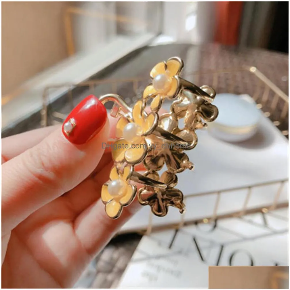 fashion women simple hollow metal flower hair claws large size bathing disk hair clips hair barrettes hairpin accessories