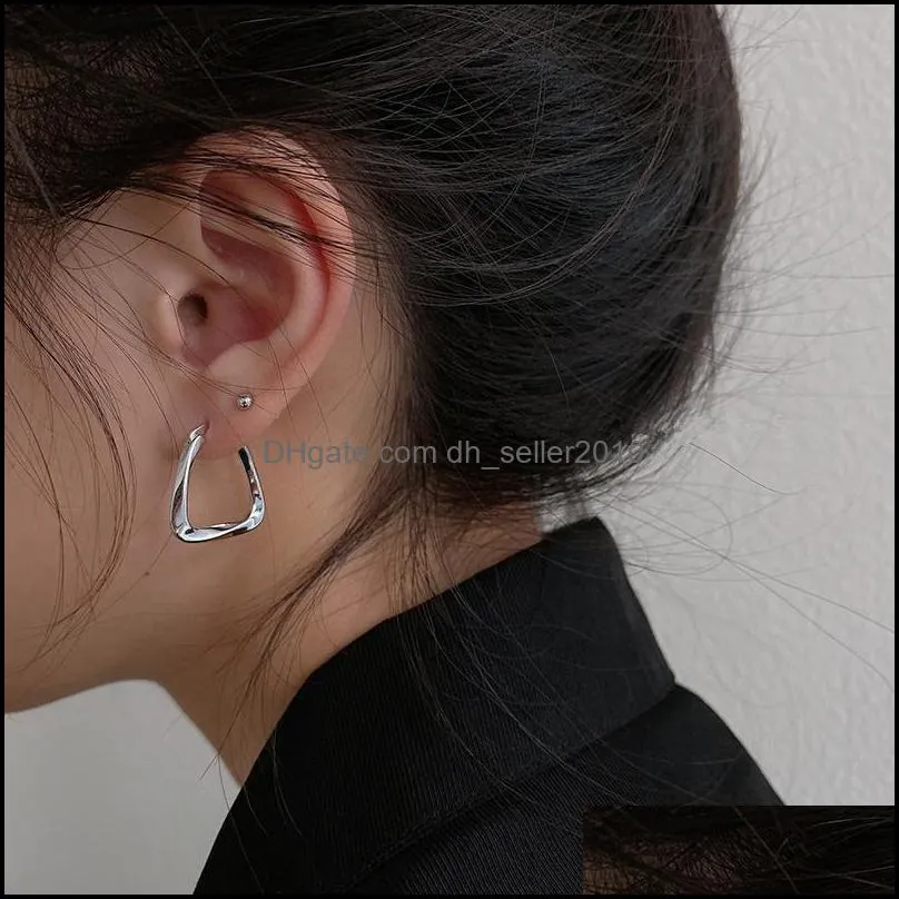 Korean Metal Round Stud Earrings for Women Fashion Cute Gold Silver Color Punk Charm Earring Minimalist Jewelry 205 D3