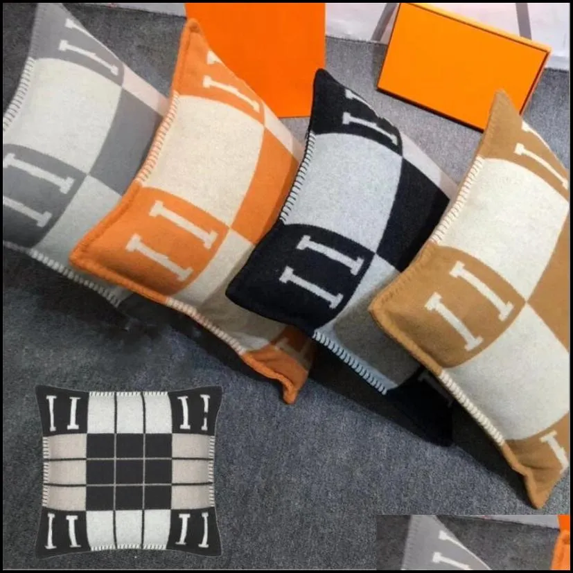 9 Designs 65X65cm Pillow Designer Cushion Pillowcase Letter H Print Throw Cushions Pillows Covers Home Textiles HT1386
