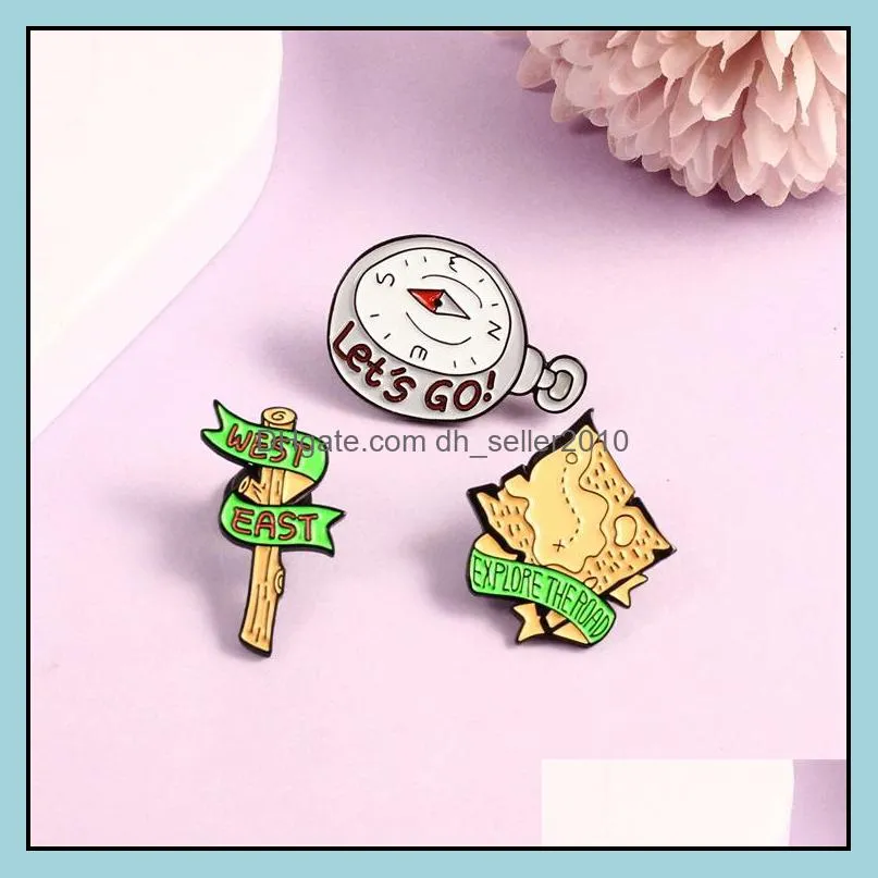 customized compass map direction indicator metal lapel brooch fashion alloy badge women men clothing jewelry funny hard enamel pins 6049