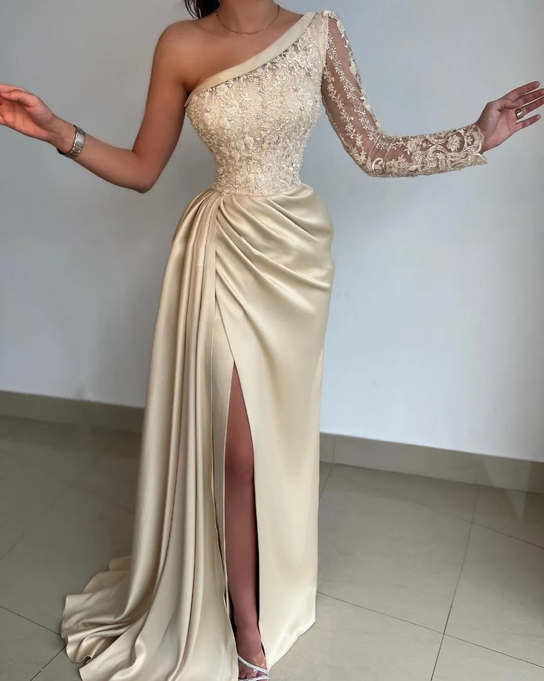 Gorgeous Prom Empire Mermaid Dresses Matte Satin Strap Ruche One-shoulder Train Dress One sleeve Custom Made Formal Evening Dress Sweep Plus Size