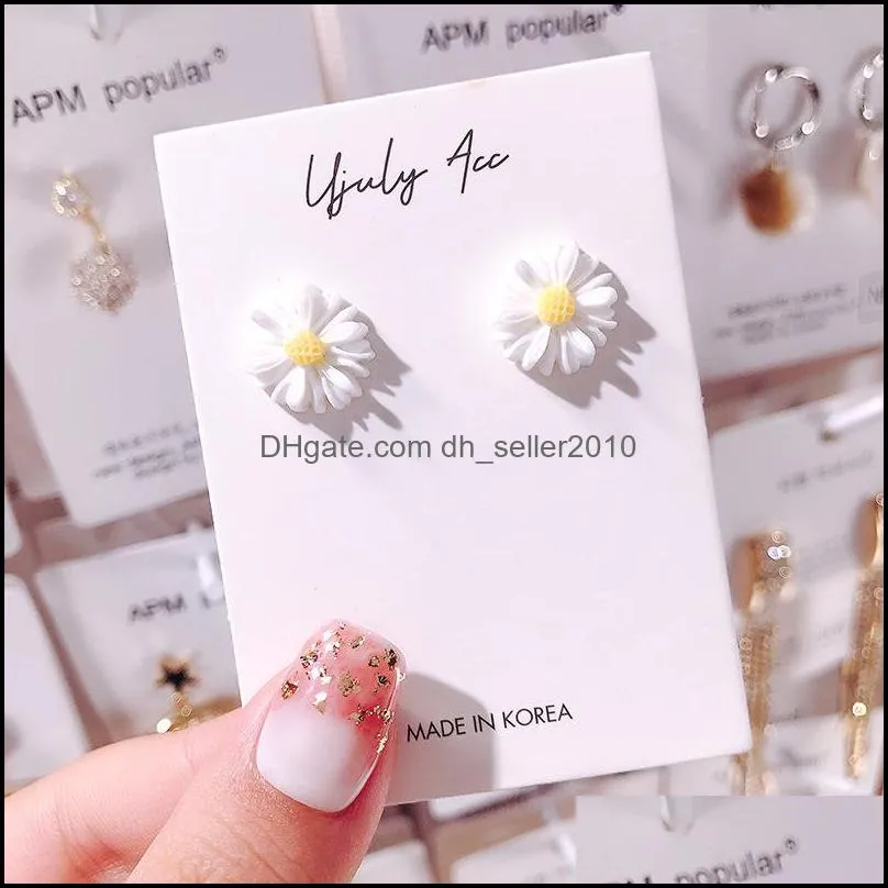 Tiny Acrylic Daisy Stud Earrings for Women Girls New White Yellow Flower Earring Wedding Bridal Party Holiday Jewelry 106 M2