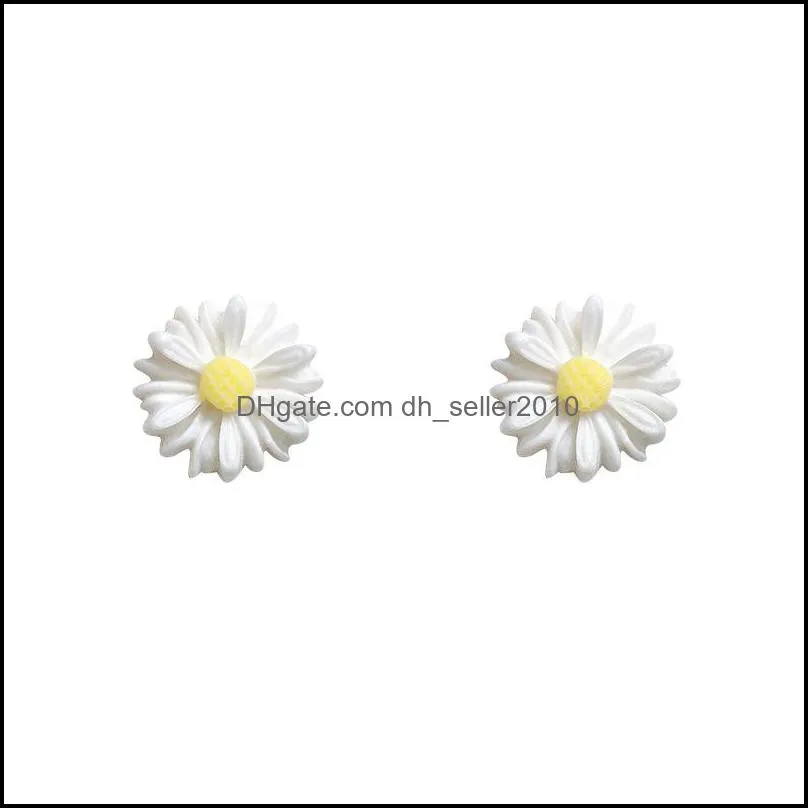 Tiny Acrylic Daisy Stud Earrings for Women Girls New White Yellow Flower Earring Wedding Bridal Party Holiday Jewelry 106 M2