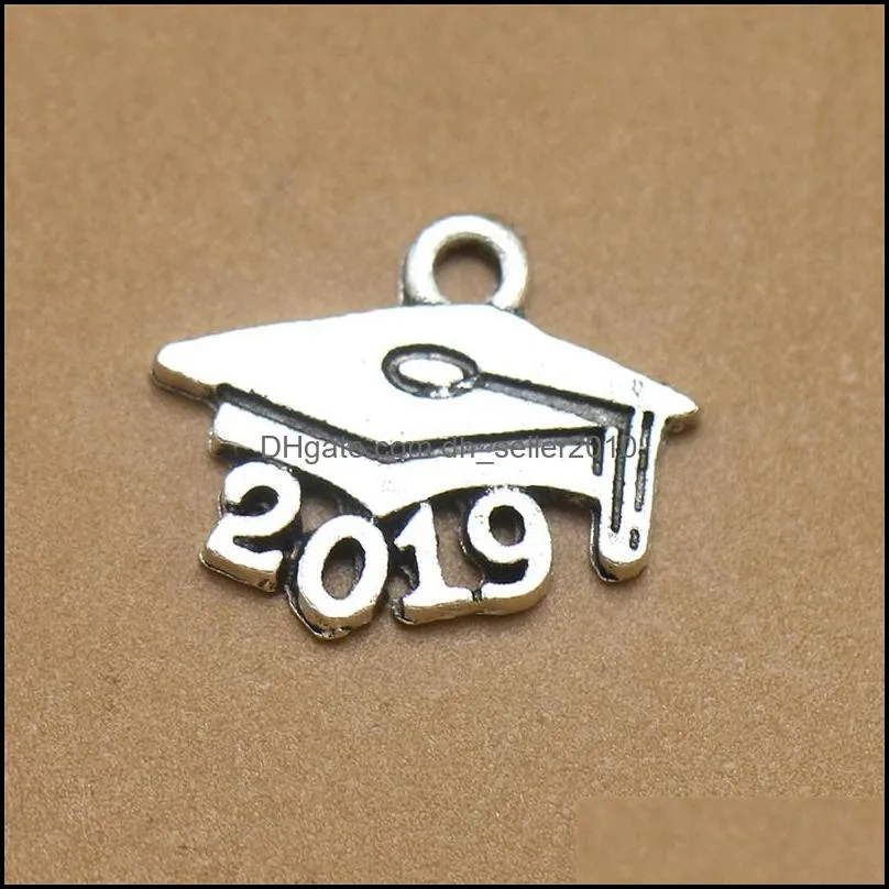 Fashion Alloy 2018 2019 2020 2021 2022 Trencher Cap Charms Graduation School Gift Charms 14x18mm
