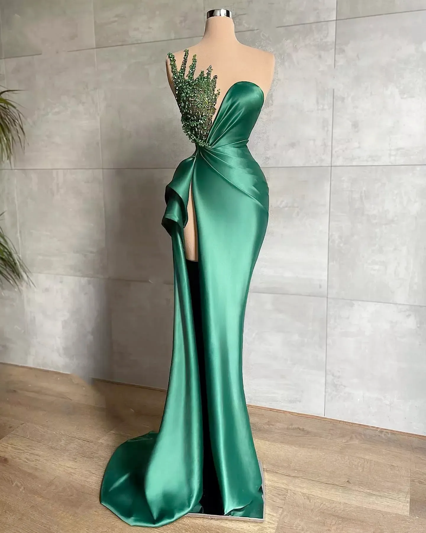 New Year's Hunter Green Mermaid Evening Dresses for African Women Long Sexy Side High Split Shiny Beads Sleeveless Formal Party Illusion Prom Party Gowns