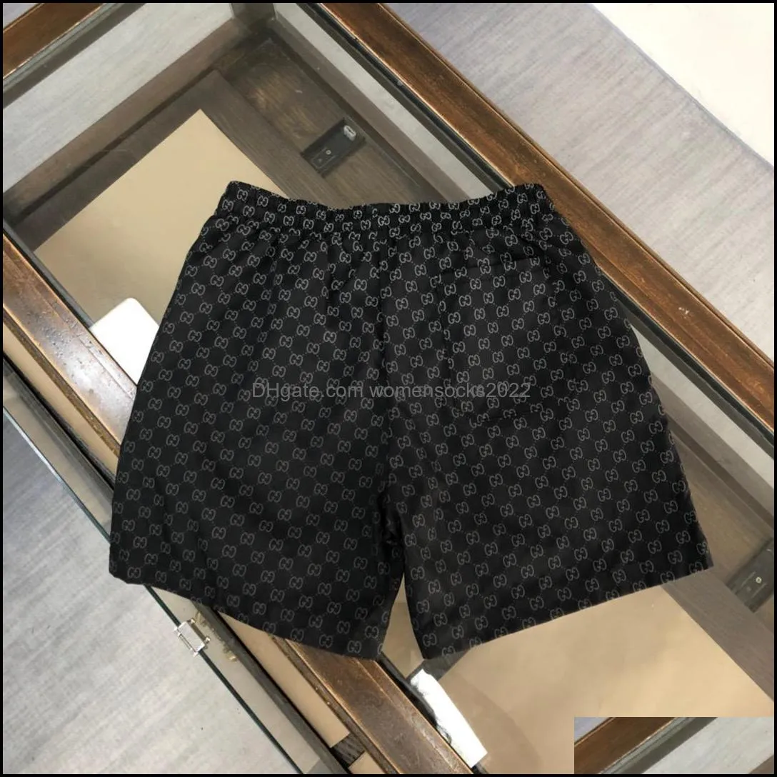 Designer style new luxury casual men`s shorts snake pattern flower embroidery mens swimming shorts high street fashion  beach