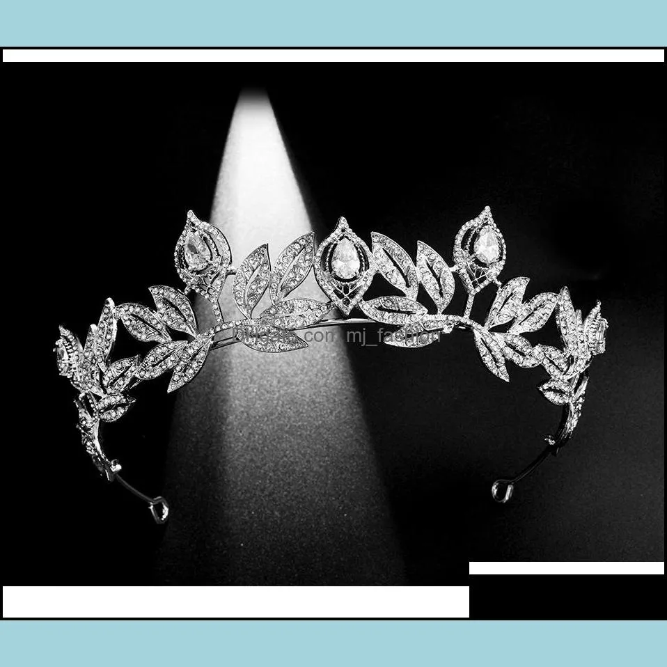 2021 new Vintage Baroque Bridal Tiaras Accessories Prom Headwear Stunning Sheer Crystals Wedding Tiaras And Crowns 1906