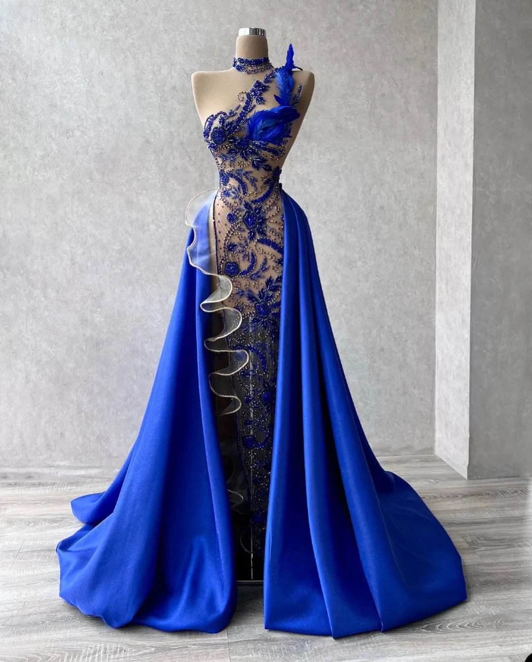 Exquisite Blue Feathers Prom Dresses Beads Crystals Sheer Neck Party Dresses Illusion with Overskirts Custom Made Evening Dress