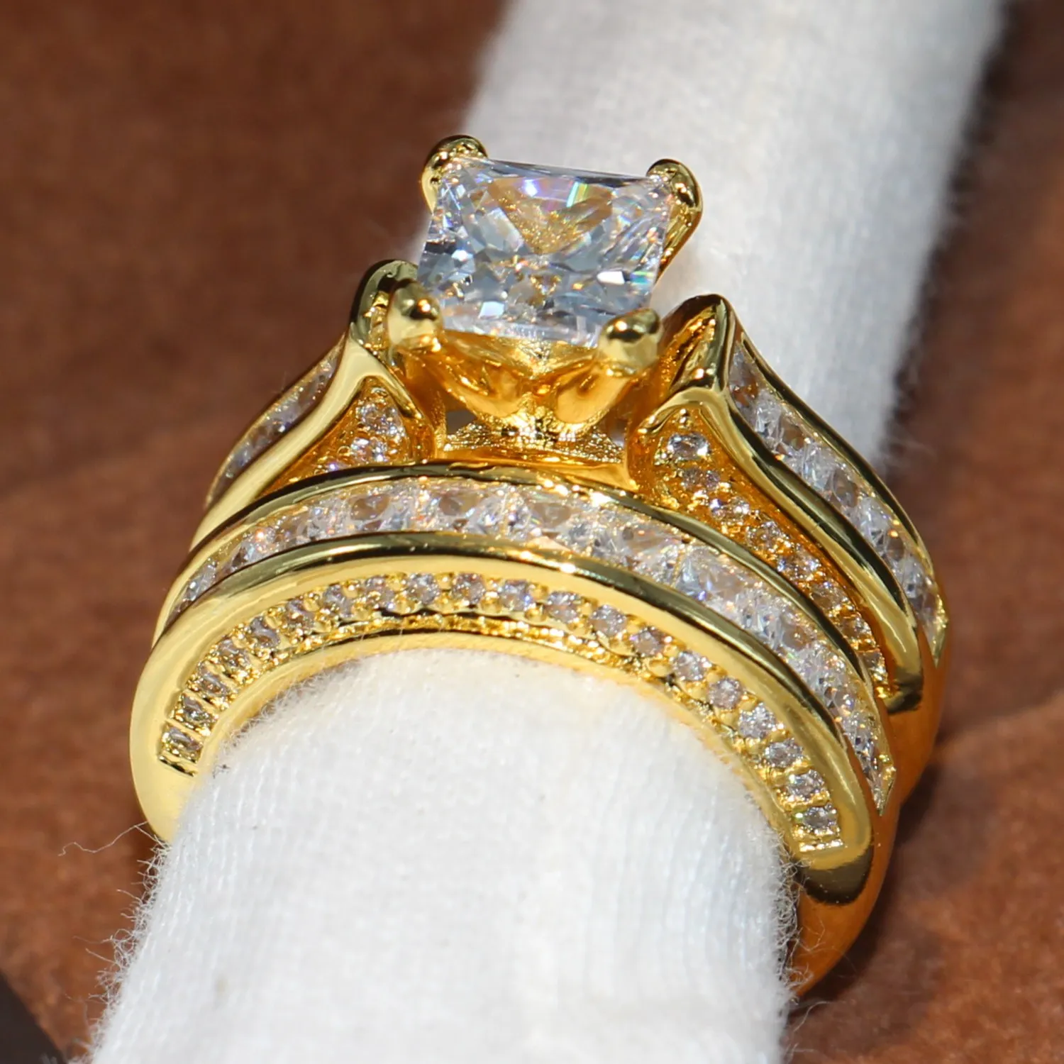 Taglia 5-11 Scintillanti gioielli di moda quadrati in oro giallo 14KT con taglio principessa, topazio bianco, pietre preziose, diamanti CZ, donne, Weddi330I