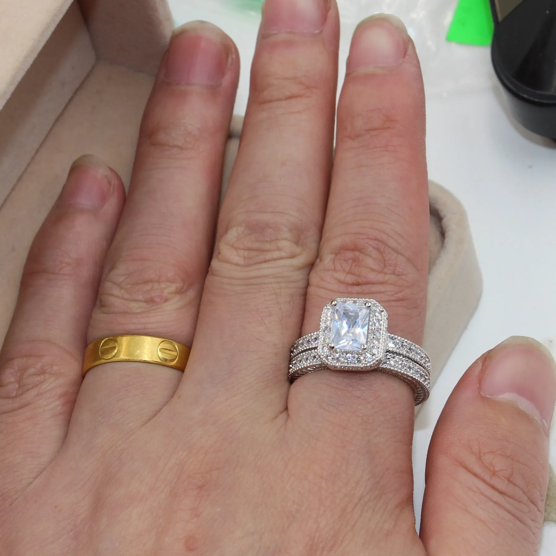 Gioielli vintage amanti di gioielli 3ct topazio bianco 10kt bianco oro pieno simulato Diamond Women Wedding Band Ring Set di dimensioni 5-10298a