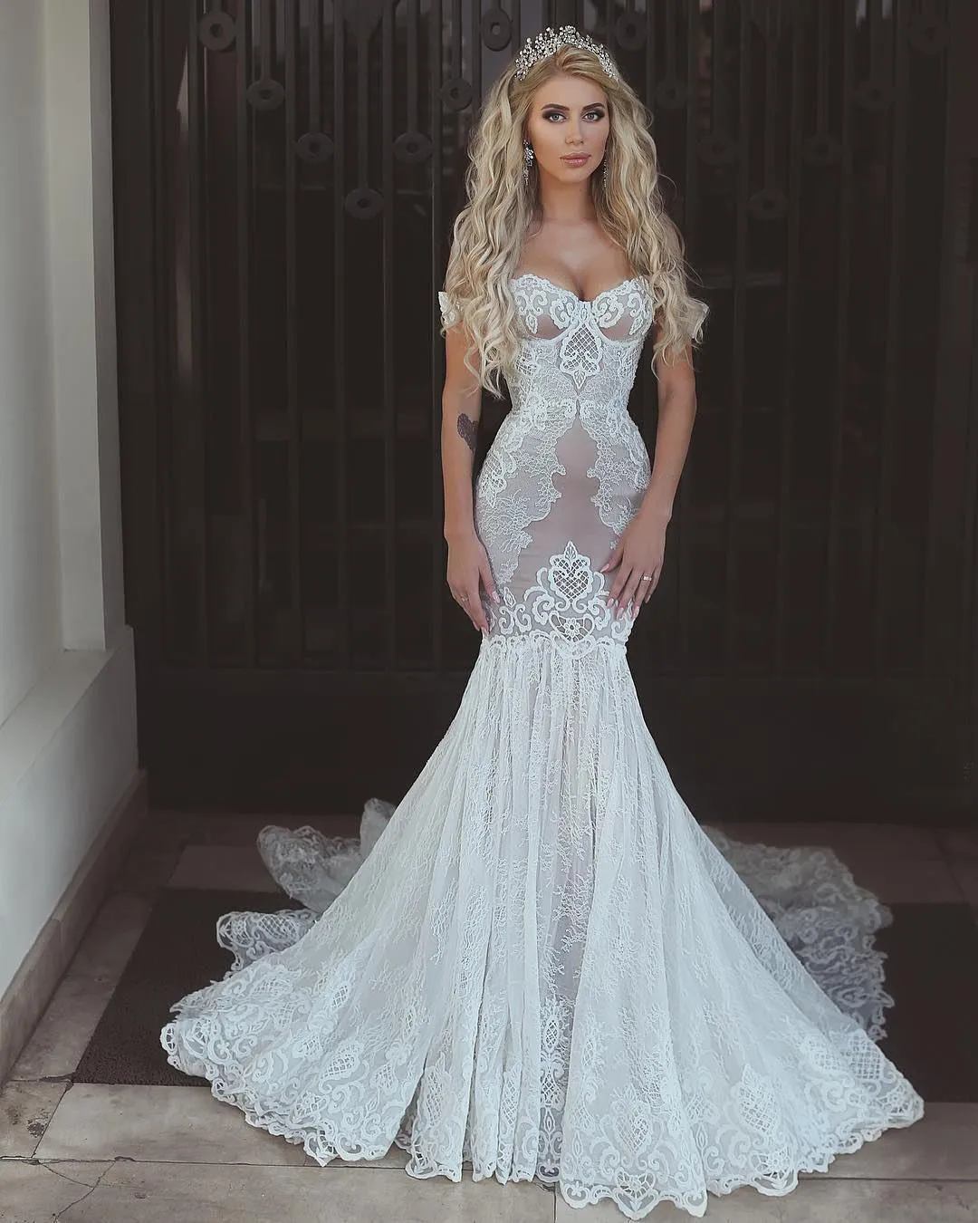 vintage off the shoulder mermaid wedding dresses new design full lace appliqued backless bridal gowns sexy sweep train wedding dress