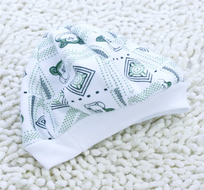 neue Baby-Produkte gelten für 0-3 Monat Neugeborenen Cap Baumwolle Cartoon Hut zufällige Farbe kleine Kappe