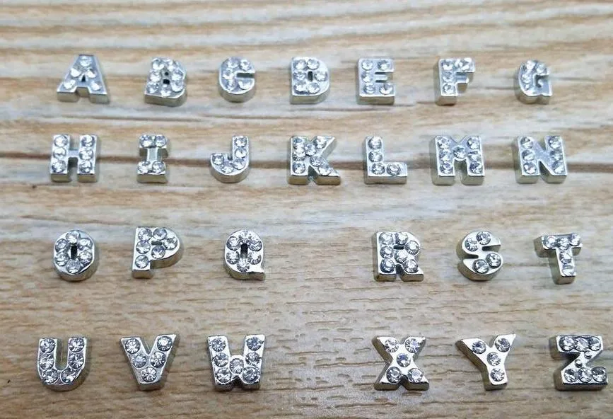104 pezzi / lotto A-Z lettera di cristallo cuore fascino galleggiante vetro memoria vivente medaglione risultati dei gioielli componenti158B