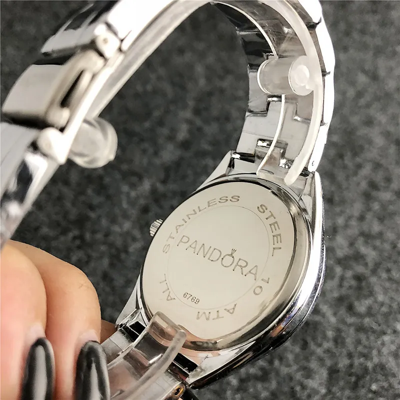 Fashion Big Letters Design Watches Women Girl kleurrijke kristalstijl metal stalen band Quartz pols horloge P242175