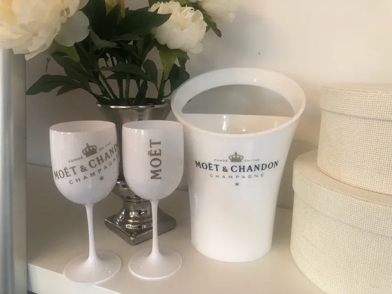 Flûtes à Champagne Moet en plastique, 2 verres, 1 seau, nouveaux verres refroidisseurs de vin, lave-vaisselle, seaux à Champagne en acrylique blanc Moet 233T