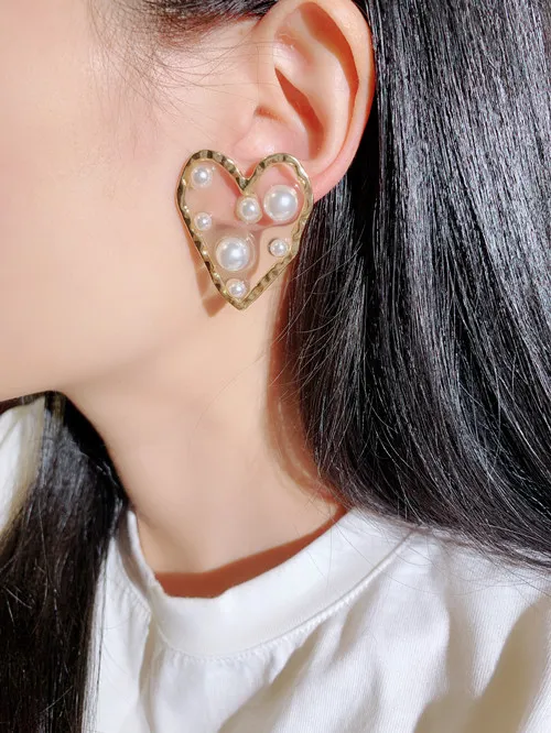 Muy lindo nuevo ins moda diseñador de lujo dulce gran corazón exagerado hermosos pendientes de perlas para mujer niñas199t