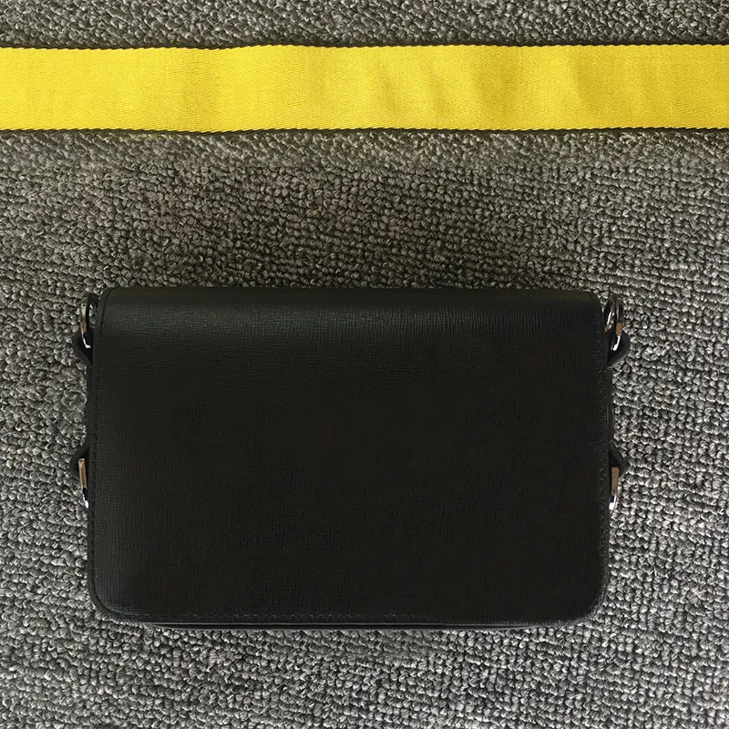 Designer Mini Bag Sera Scultura Nuova Turn Off Off Giallo Clip Giallo Clip Borse Black Stripes Lussuosa Handbag273Y