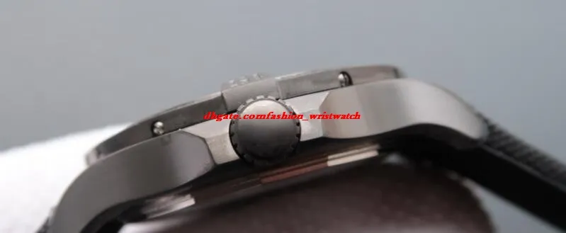 Luxury Watch Blackbird Black Nylon 44mm Black Titanium Mens Watch V1731110 Automatic Fashion Men's Watches Wristwatch315S