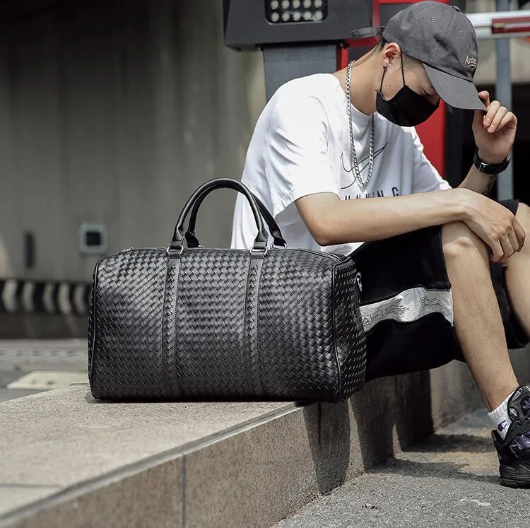 Fabrik hela män handväska handkodad mode sticksäck street mode virkning läder fitness väskor utomhus sport fritid 260g