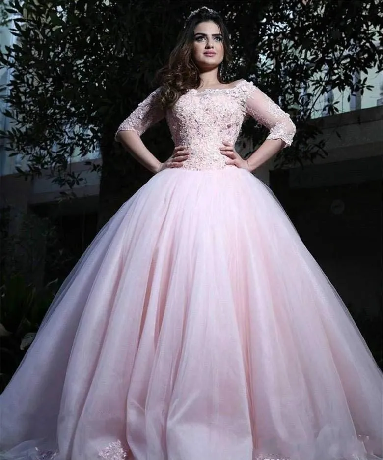 Pink Half Sleeve Lace pärlstav tyllboll klänning quinceanera klänningar vestidos de quincea era prinsessan spetsar bakåt söt 16 klänning med268i