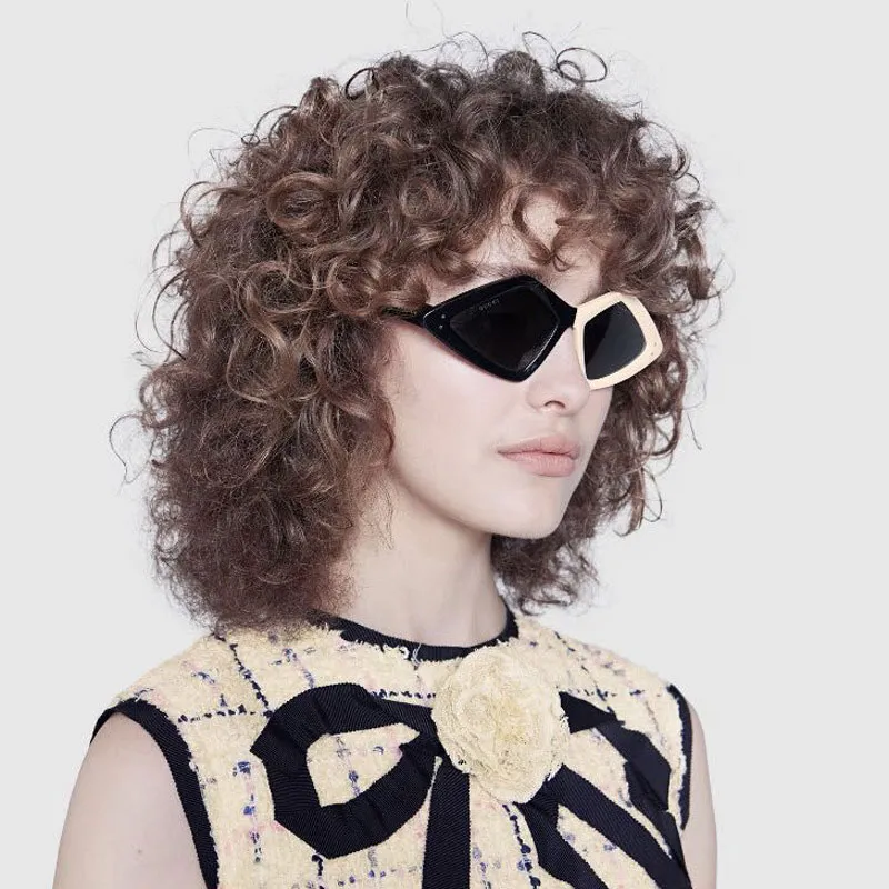 Yeni Varış Marka Tasarımcısı Polygonal Elmas Güneş Gözlüğü Kadın HD Moda Marka Çift Renk Çerçeve Güneş Gözlüğü Gradyan Gözlük UV40295W