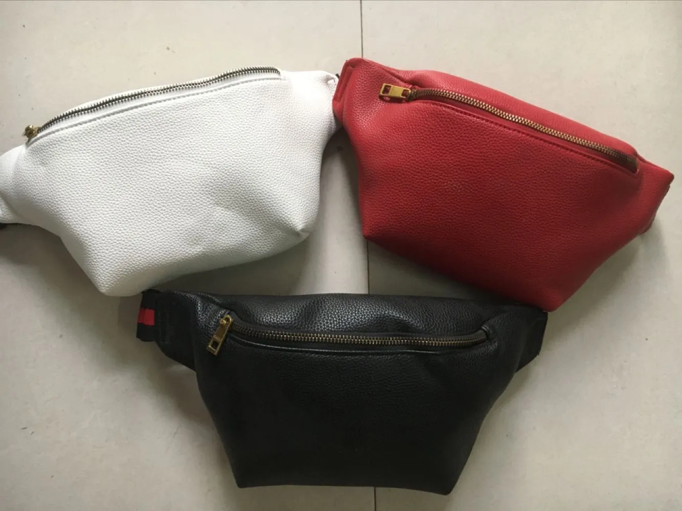NEU TOP PU Design Taillenbeutel schwarzer Kuhwahnsinns -Herz -Tailetaschen Brieftaschen Frauen rote Taille Crossbody Bag Umhängetaschen #G6582273K