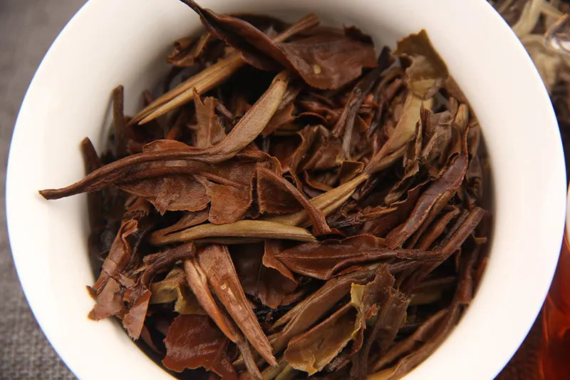 Wholesale Yunnan Pu'er Tea Moonlight White Cake Pure Handmade Trees 357g Raw Tea good