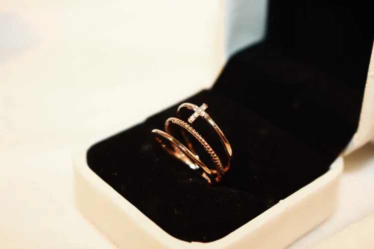 Корейская версия трендового панк-трехслойного цирконового женского кольца из 18-каратного золота, простое и изысканное женское кольцо, ювелирное изделие Gift247n