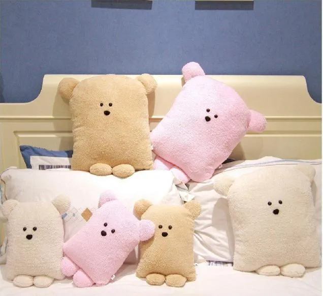 Doug Bear Triangle Bear Hold Plush Pillow Cushion Plush Toys Soft Handfeel Sofa Bed Cartoon Cushion Home Decor3197