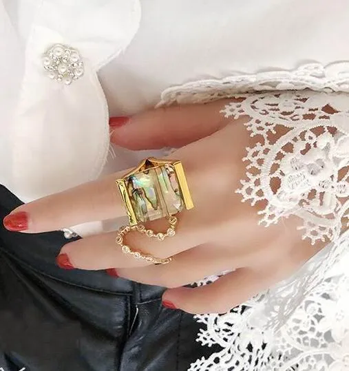 Mode lyxiga färgglada skal stora ringar för kvinnor personlighet geometriska fyrkantiga uttalanden designer ring bijoux toppkvalitet gåvor238w