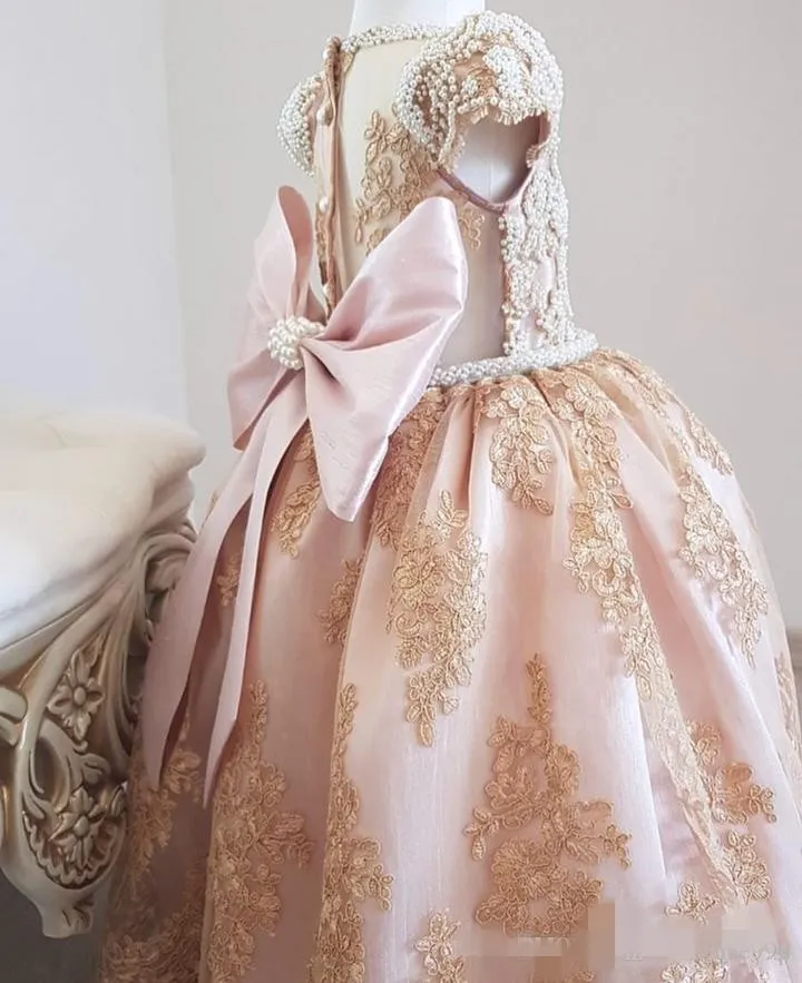 Cute Rose Gold Flower Girls' Dresses Crystal Pearls Beaded Capped Sleeves Ball Gown Princess Lace Applique Communion Birthday2681