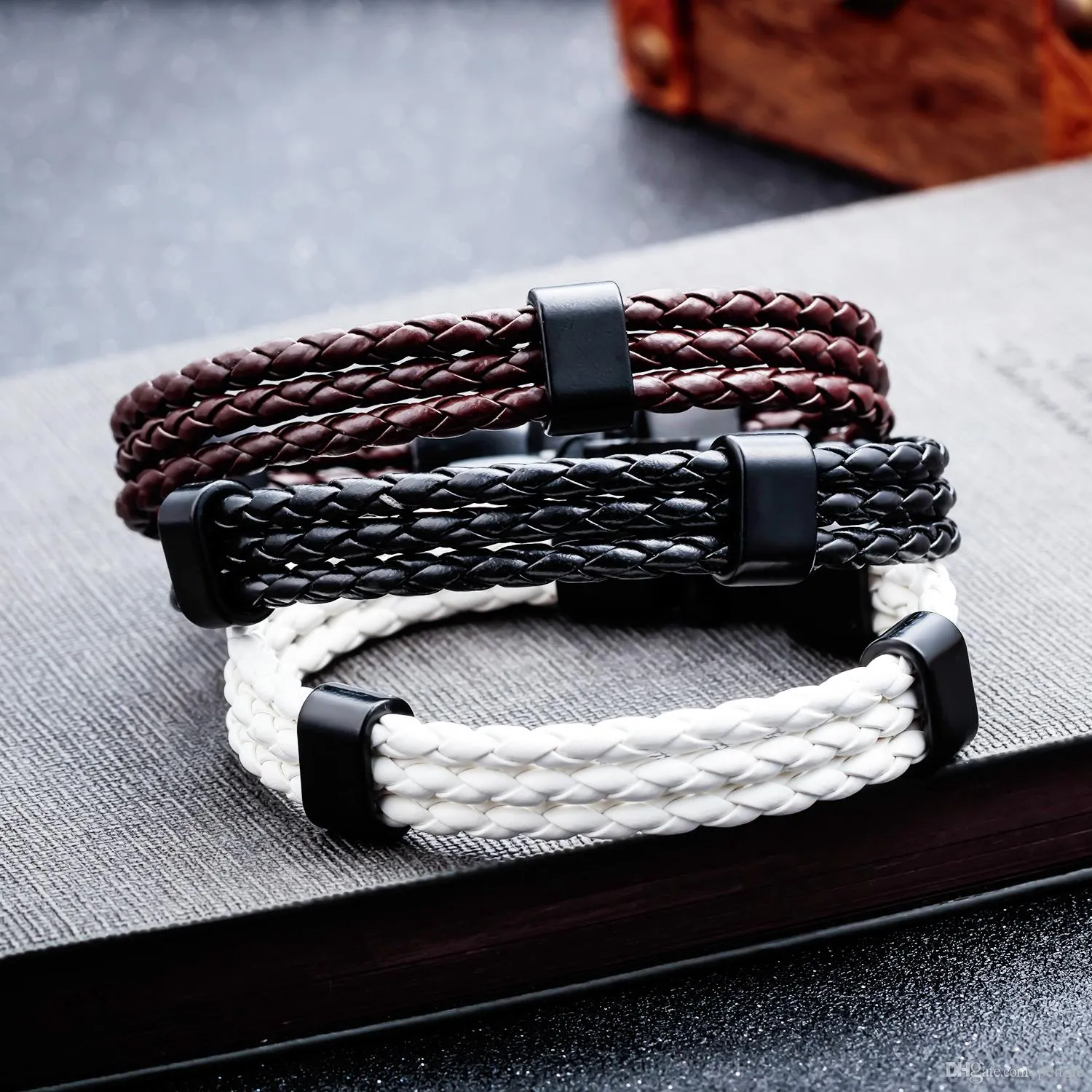 De goedkoopste meerlaagse echte PU lederen herenarmband, creatieve titanium stalen lederen armband, roestvrijstalen bedel Bang290R