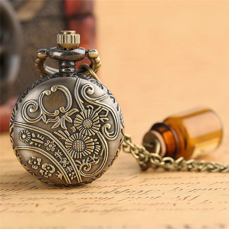 Vintage Creative Drink Me Glass Bottle Pocket Watches Quartz Analog Watch for Women Lady Girl Clock Halsband Pendant Chain Gift261h