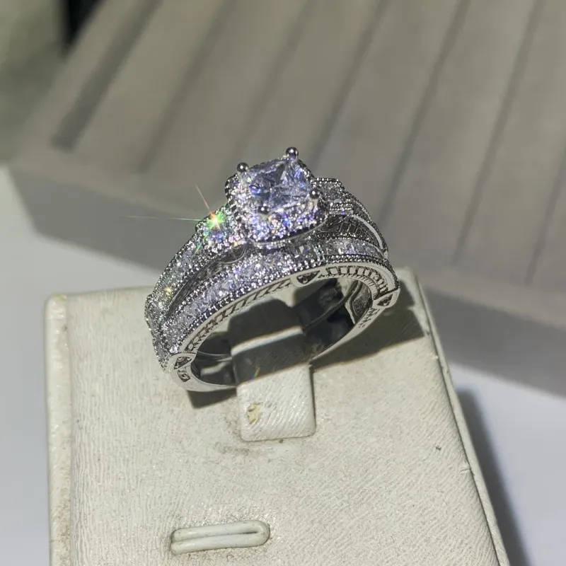 Vintage biżuteria pierścienie para 925 Sterling Silver Princess Cut White Topaz CZ Diamond Stones Party Women Wedding Bridal Ring Set346o