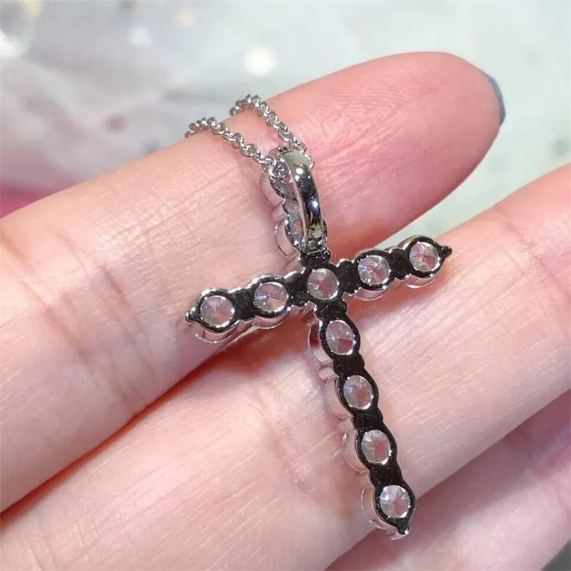 Новый INS Cross Cross Pendant Luxury Jewelry 925 Серебряный серебряный серебряный круглый порез белый топаз CZ Diamond Gemstones Lucky Party Women Ожерелье Wit3267