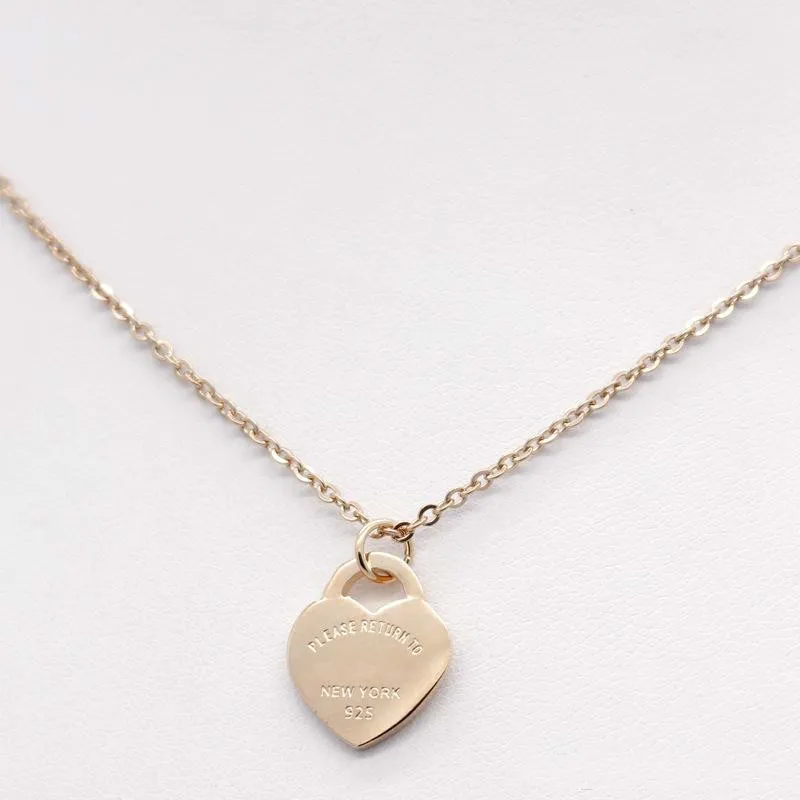 Jewerly Stainless Steel 18K Gold Plated Necklace Short Chain Silver Heart Necklace Pendant Locket Necklaces Chains For Women Coupl296I