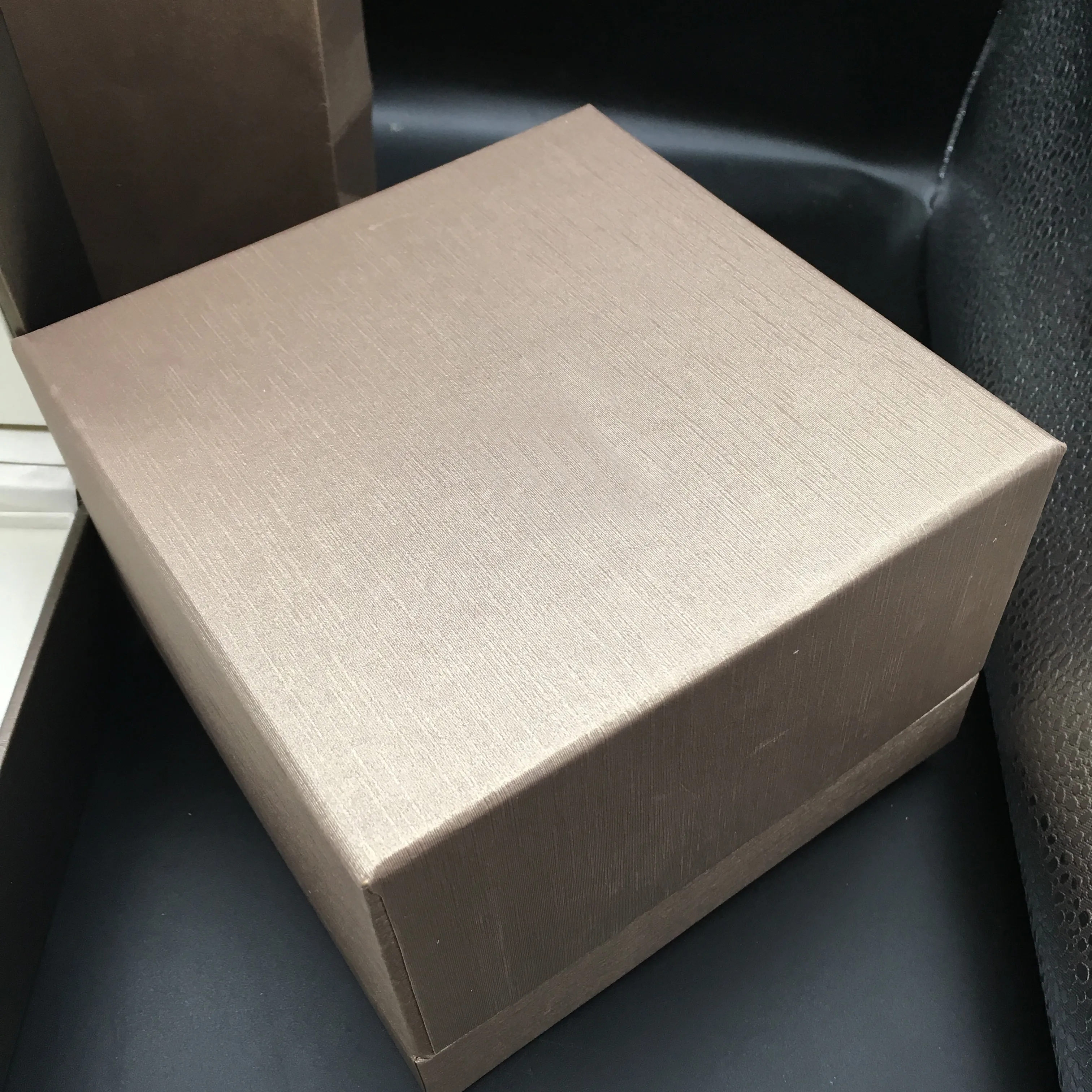 Caixa de relógio de papel quadrado de alta qualidade, folhetos, fita de seda, saco de presente, caixas de relógio champanhe case283t
