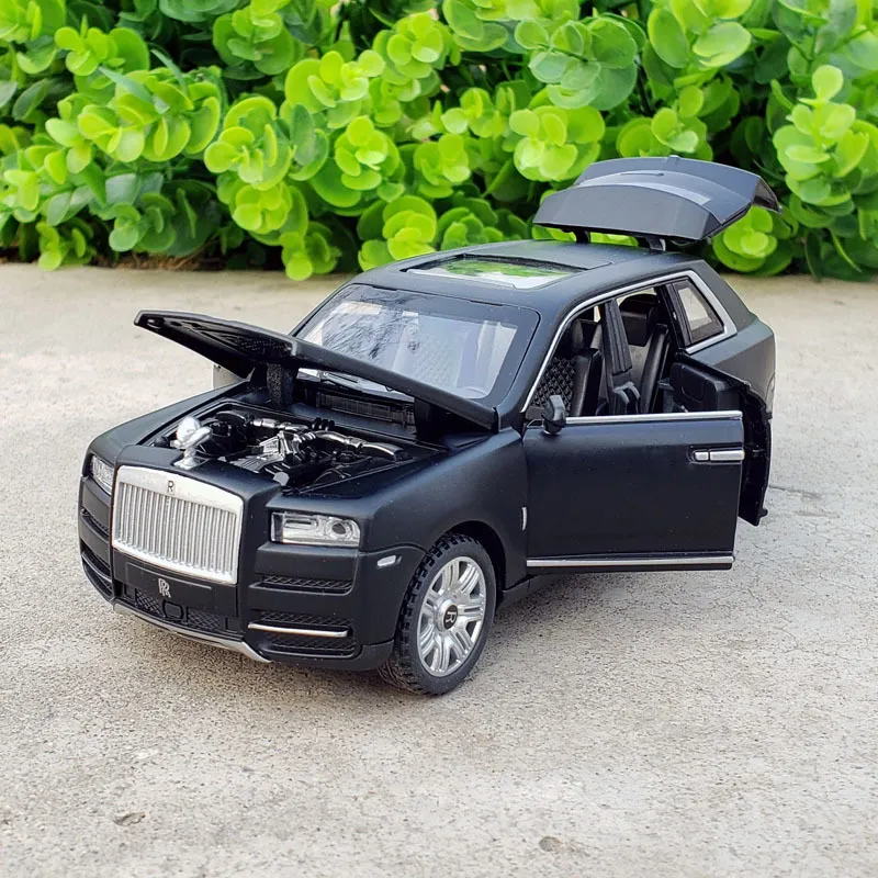 Roues 1:32 Rolls Royce Cullinan Diecast Toys Modèles Véhicules Métal Modèle Mini voitures Track Cadeaux d'anniversaire pour garçon Y2001097379241