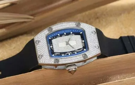 女性の贅沢な腕時計ダイヤモンド女性シルバーステンレス透明ラバーレディーススイスブランド自動メカニカルレディウォッチgi341l