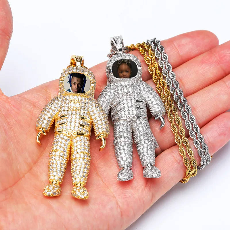 Collier avec pendentifs d'astronaute pour hommes, cadre Po personnalisé, pierre CZ pavée scintillante, bijoux de rappeur Hip Hop glacé, 1304v