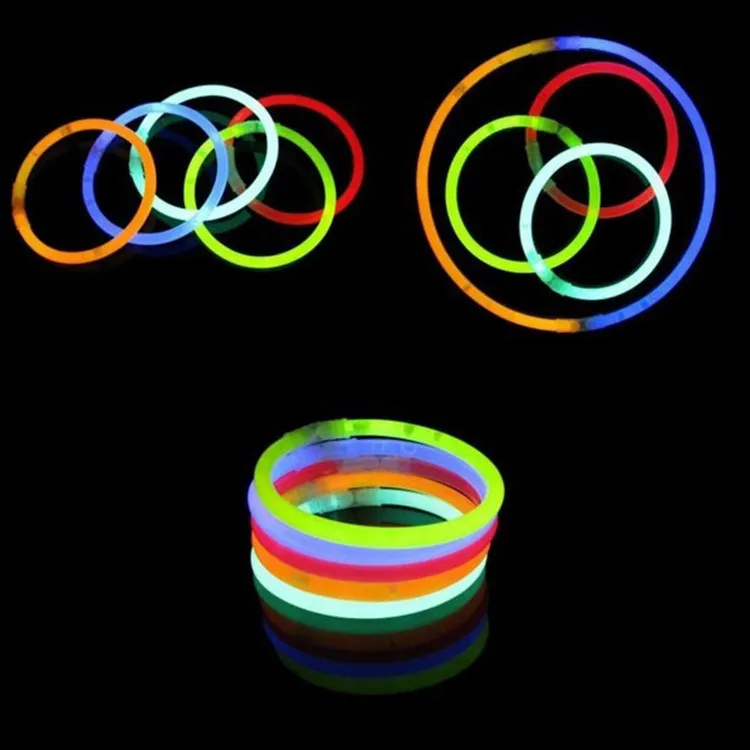 Paquete de 36 pulseras de 6 colores con varillas brillantes, suministros de  fiesta para niños y adultos que brillan en la oscuridad, pulseras LED