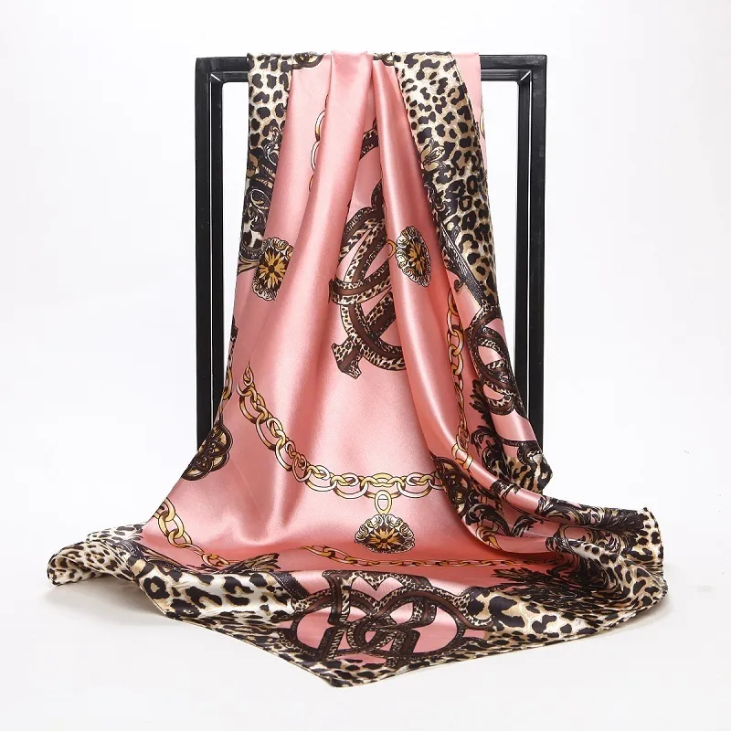Sciarpa Hijab in raso di seta di lusso le donne Scialli quadrati Sciarpe con testa di stampa leopardata Sciarpe al collo femminili 9090cm le signore T22653071